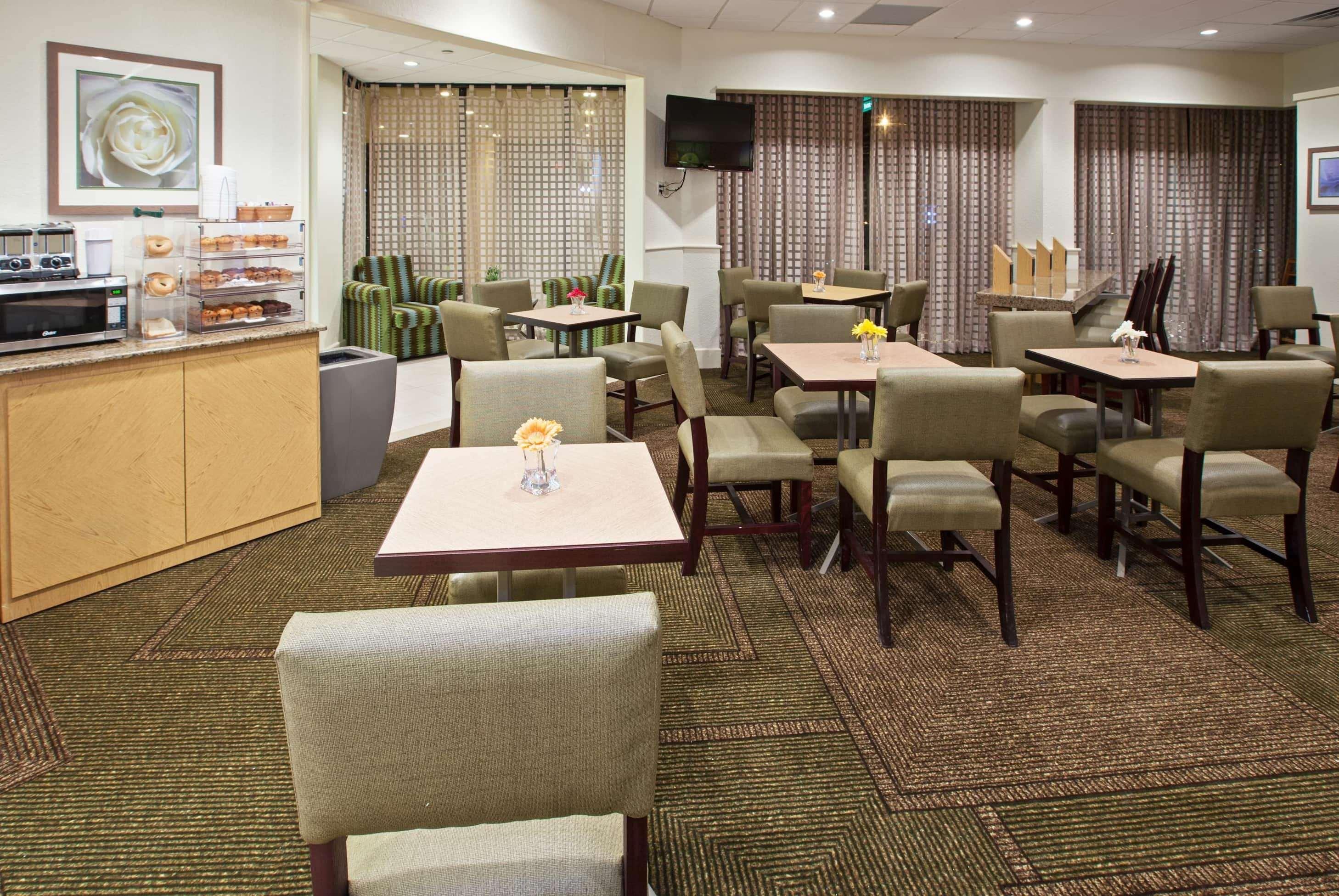 La Quinta By Wyndham Nashville Airport/Opryland Экстерьер фото
